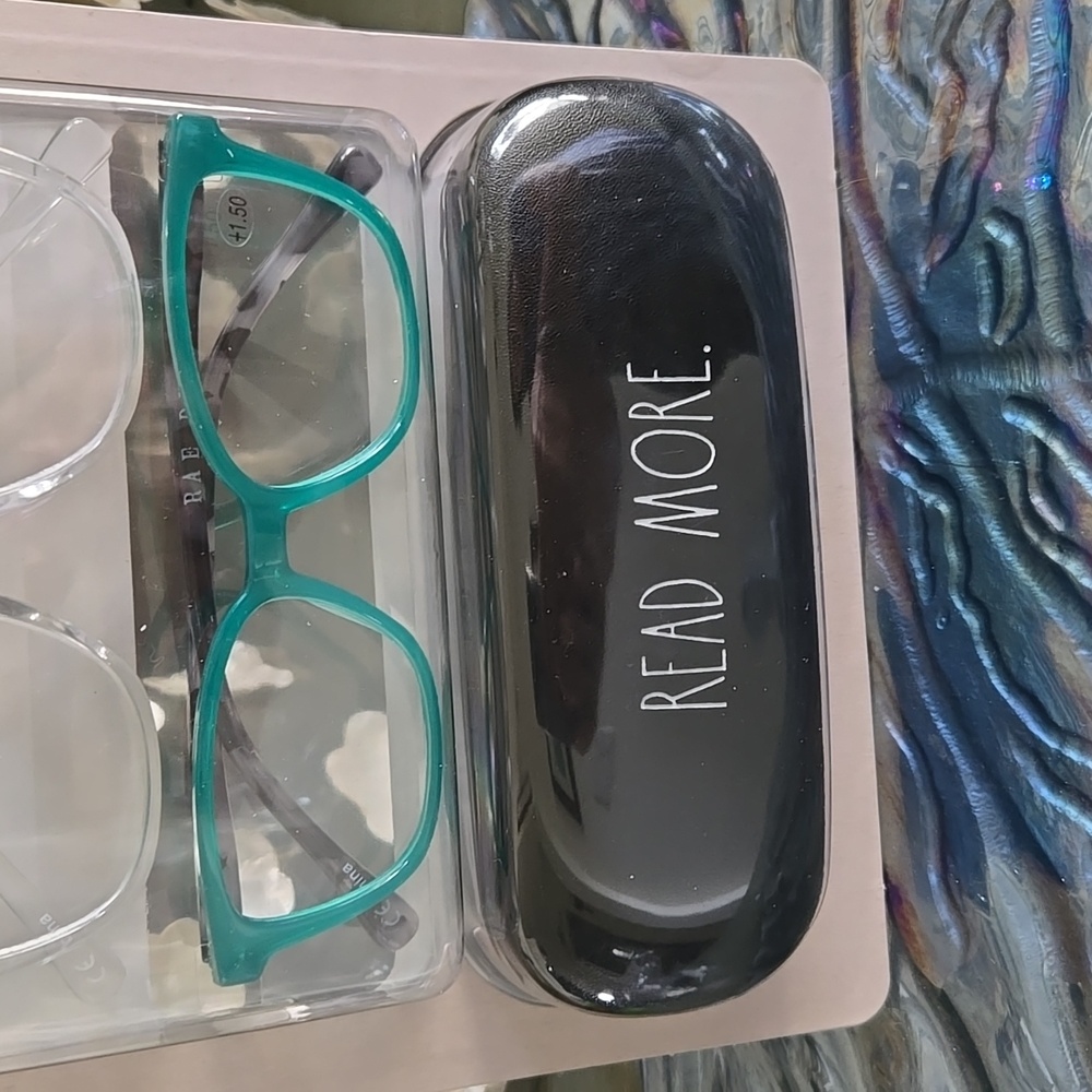 NEW RAE DUNN Read More Reading Glasses 3 Pair Set Readers +1.50 +2.00 +2.50 - Picture 3 of 9